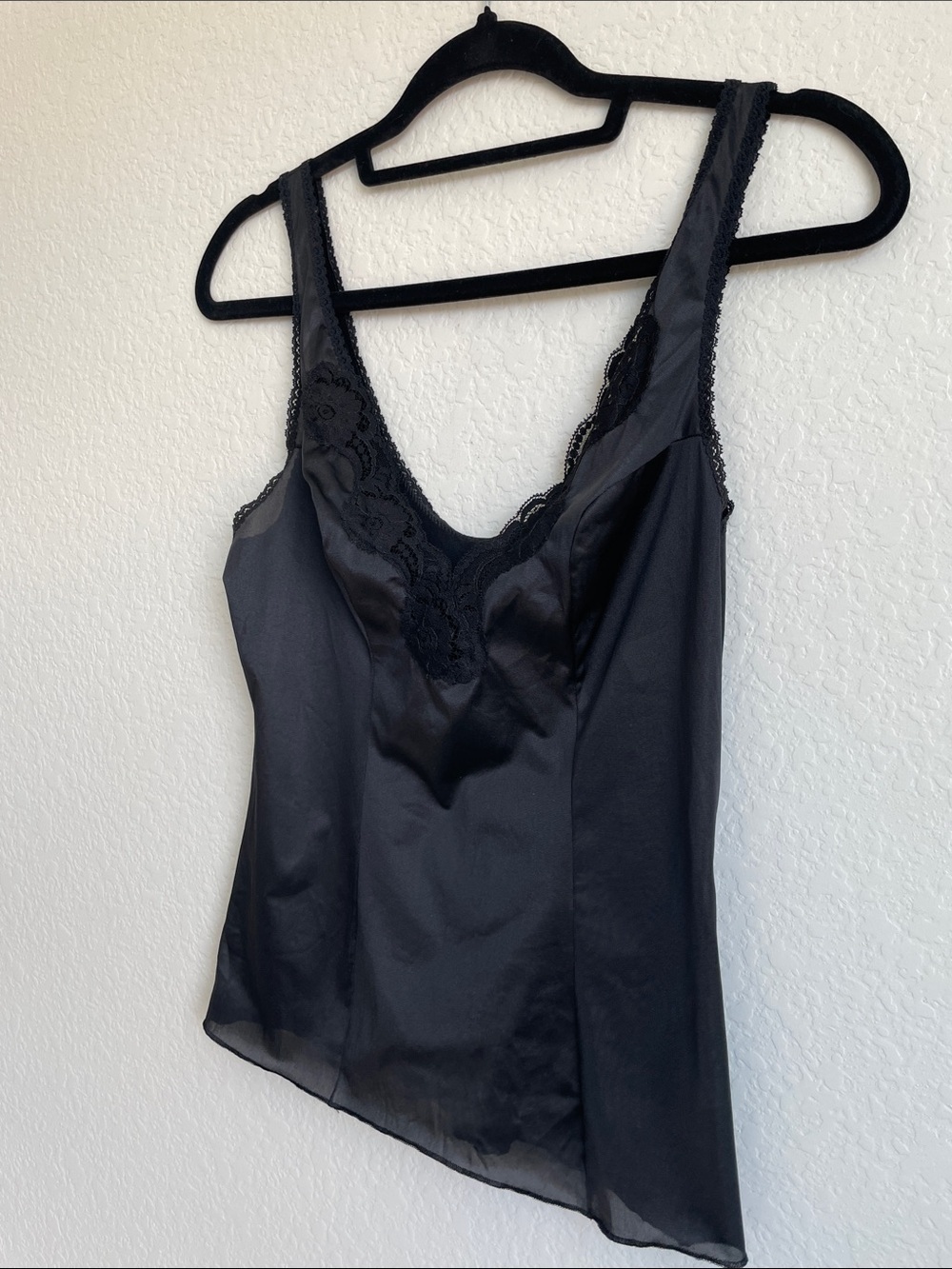vassarette Black Satin Lace-Trim Camisole • Size 34 - Picture 5 of 11
